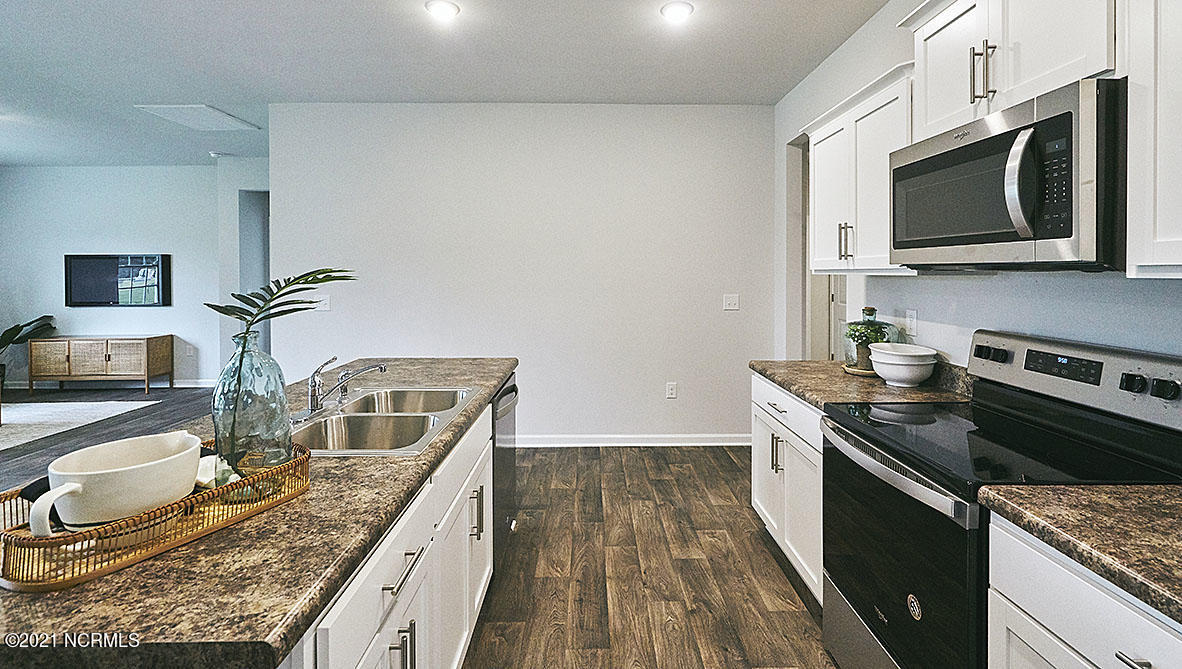 7704 Sand Pit Road Stantonsburg, NC 27883 - Photo 22 of 32 Cali_Express_White_Cabinets21