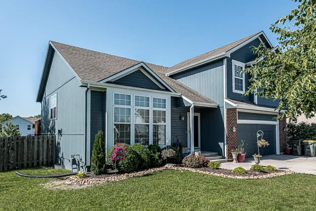 $389,950 | 15609 Pebble Terrace, Basehor, KS 66007
