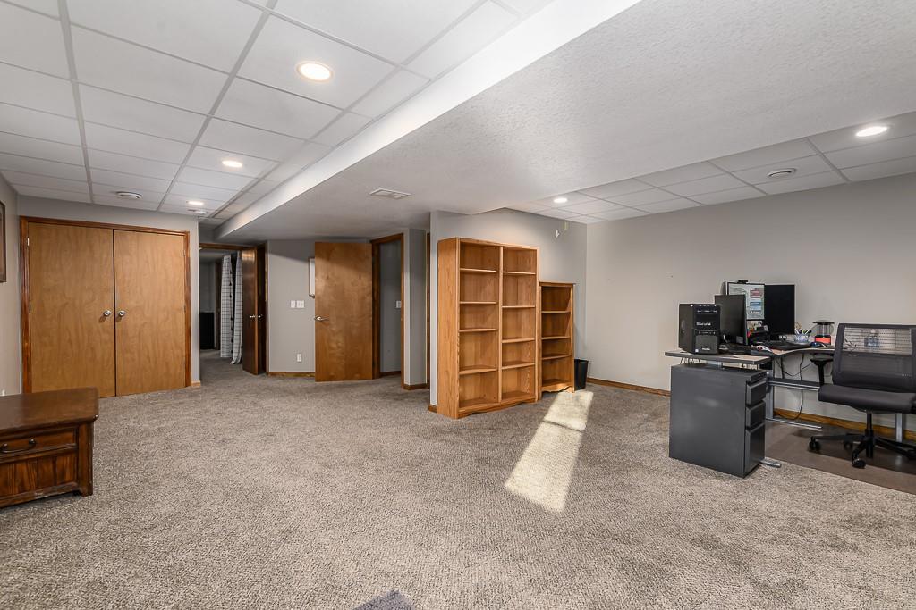 15609 Pebble Terrace Basehor, KS 66007 - Photo 19 of 28