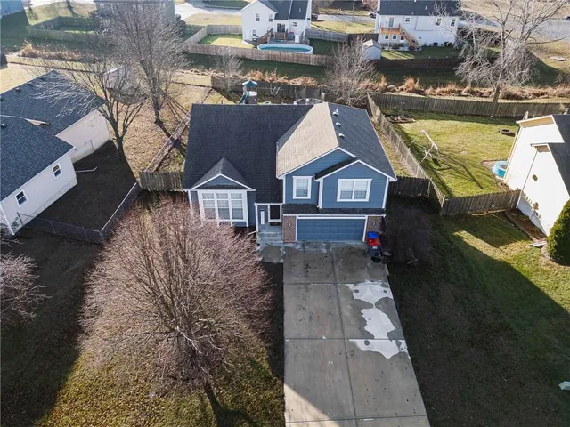 $389,950 | 15609 Pebble Terrace, Basehor, KS 66007