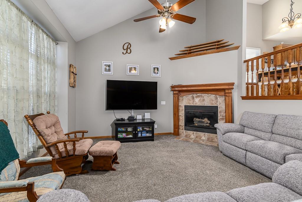 15609 Pebble Terrace Basehor, KS 66007 - Photo 4 of 28