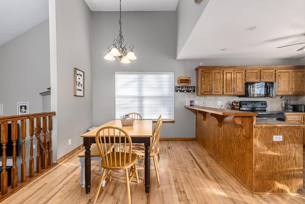 15609 Pebble Terrace Basehor, KS 66007 - Photo 7 of 28