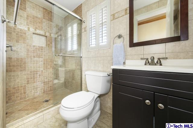 300 Kempton Road Glendale, CA 91202 - Photo 30 of 46 Gallery Image 30