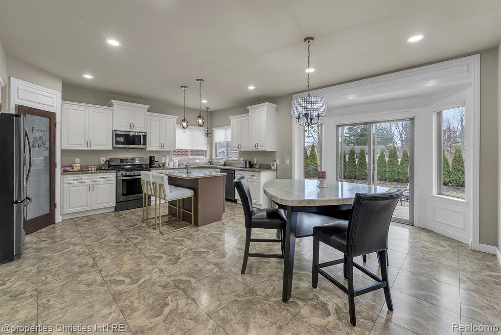 21852 Rio Grande Drive Macomb, MI 48044 - Photo 13 of 37 Gallery Image 13