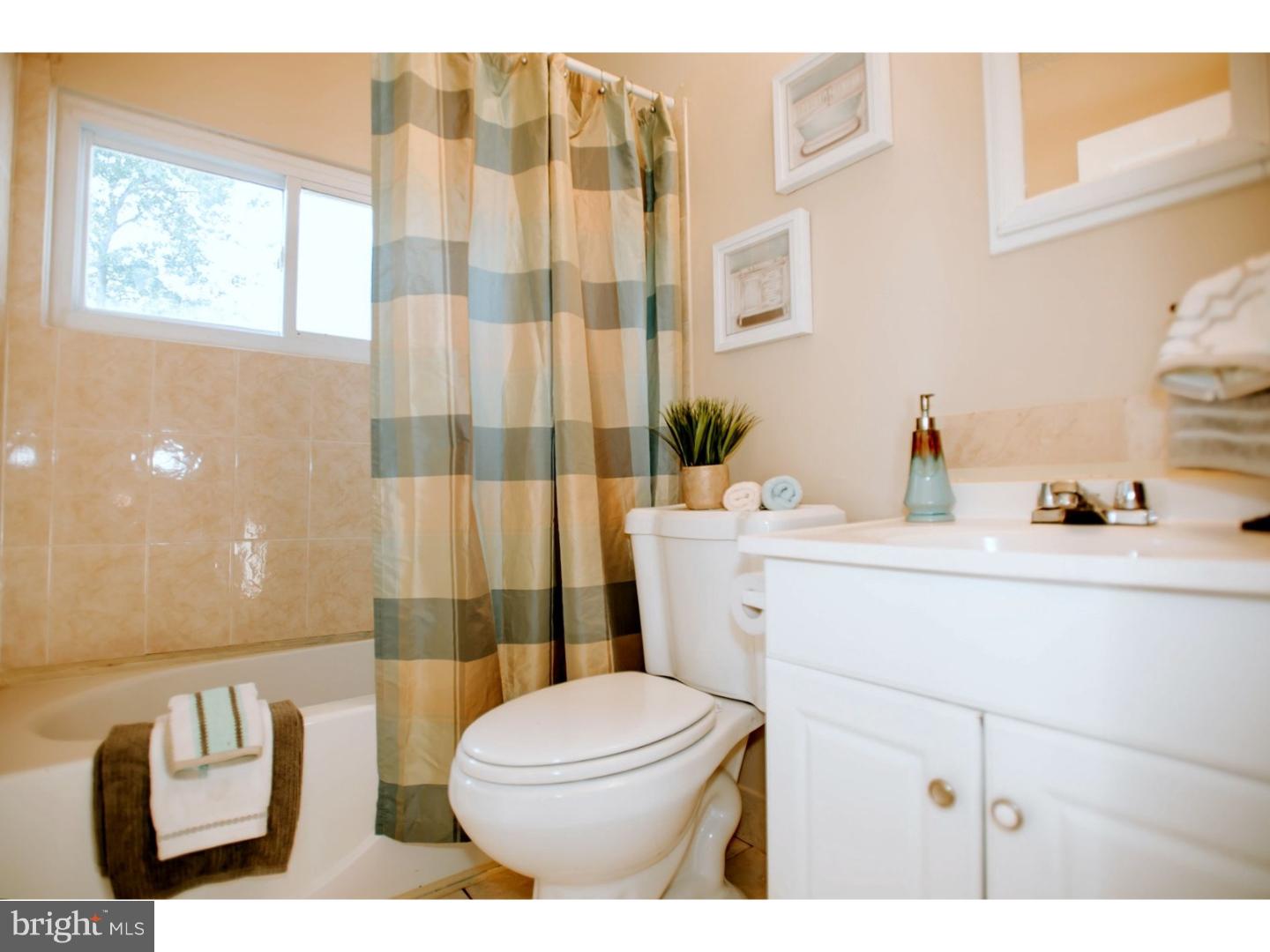 9 Balsam Road Levittown, PA 19057 - Photo 21 of 25 Bathroom