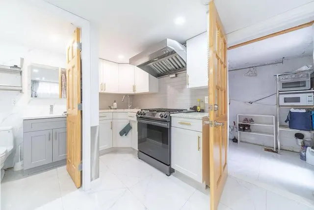 $998,000 | 40-02 202nd Street | Auburndale