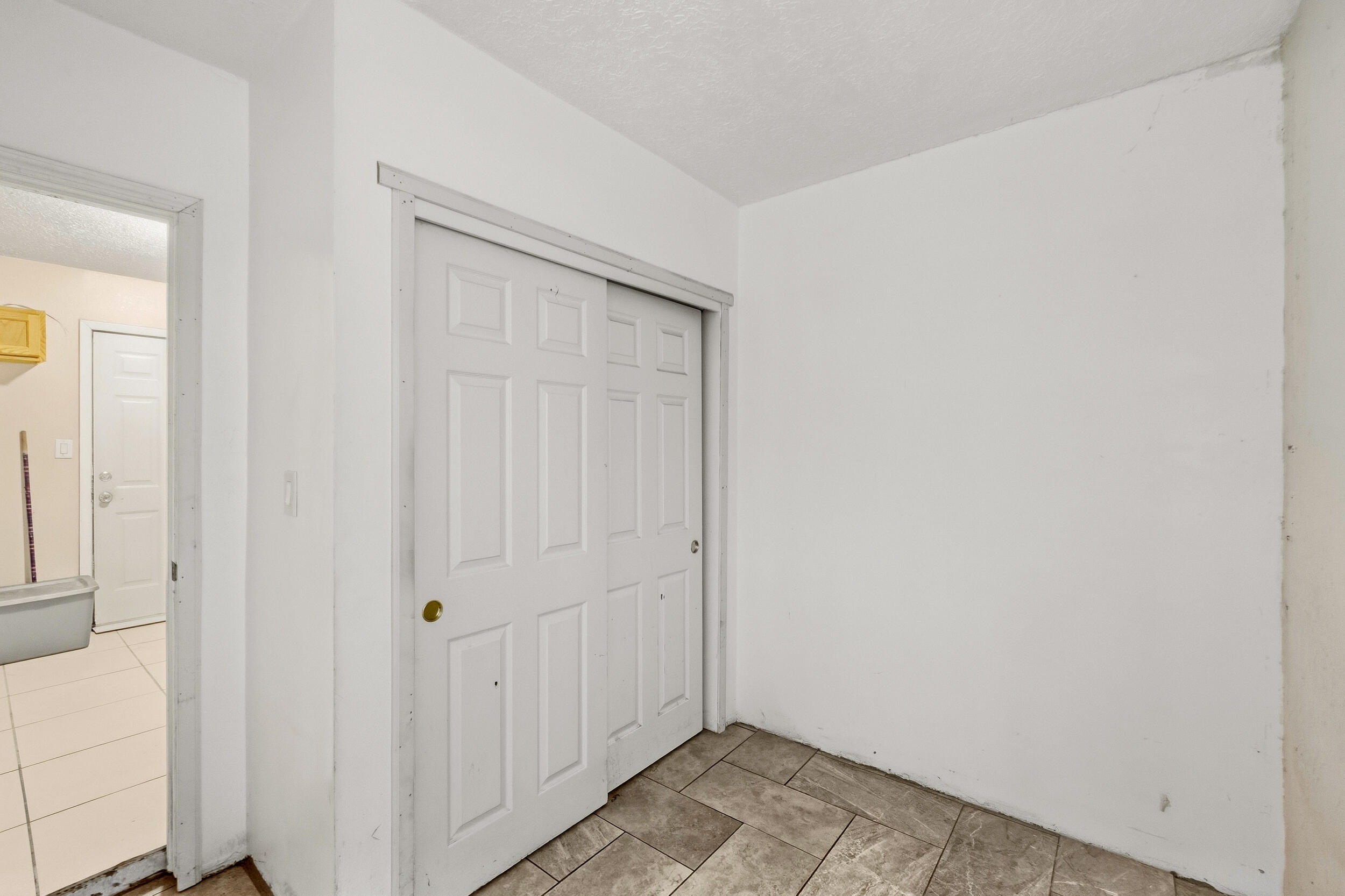 4633 Spring Valley Circle Southwest Albuquerque, NM 87105 - Photo 28 of 36 Gallery Image 28