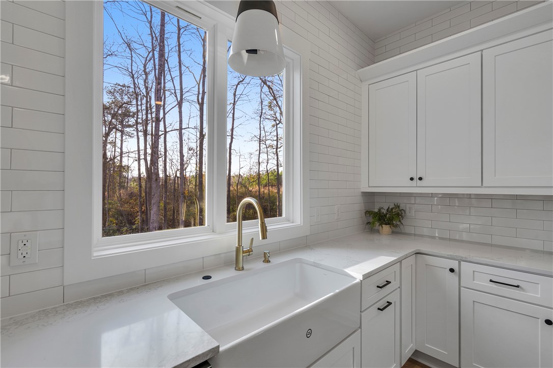 637 Cherokee Road Pelzer, SC 29669 - Photo 23 of 38