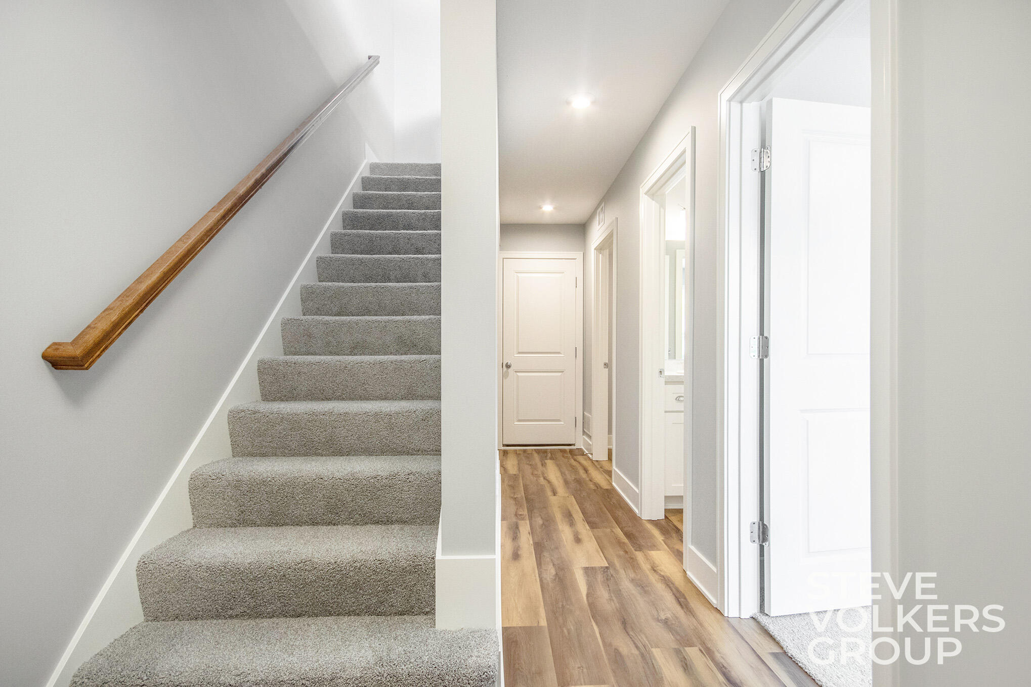 2529 Inverness Road Southeast Grand Rapids, MI 49546 - Photo 2 of 40 2529 Inverness Road SE