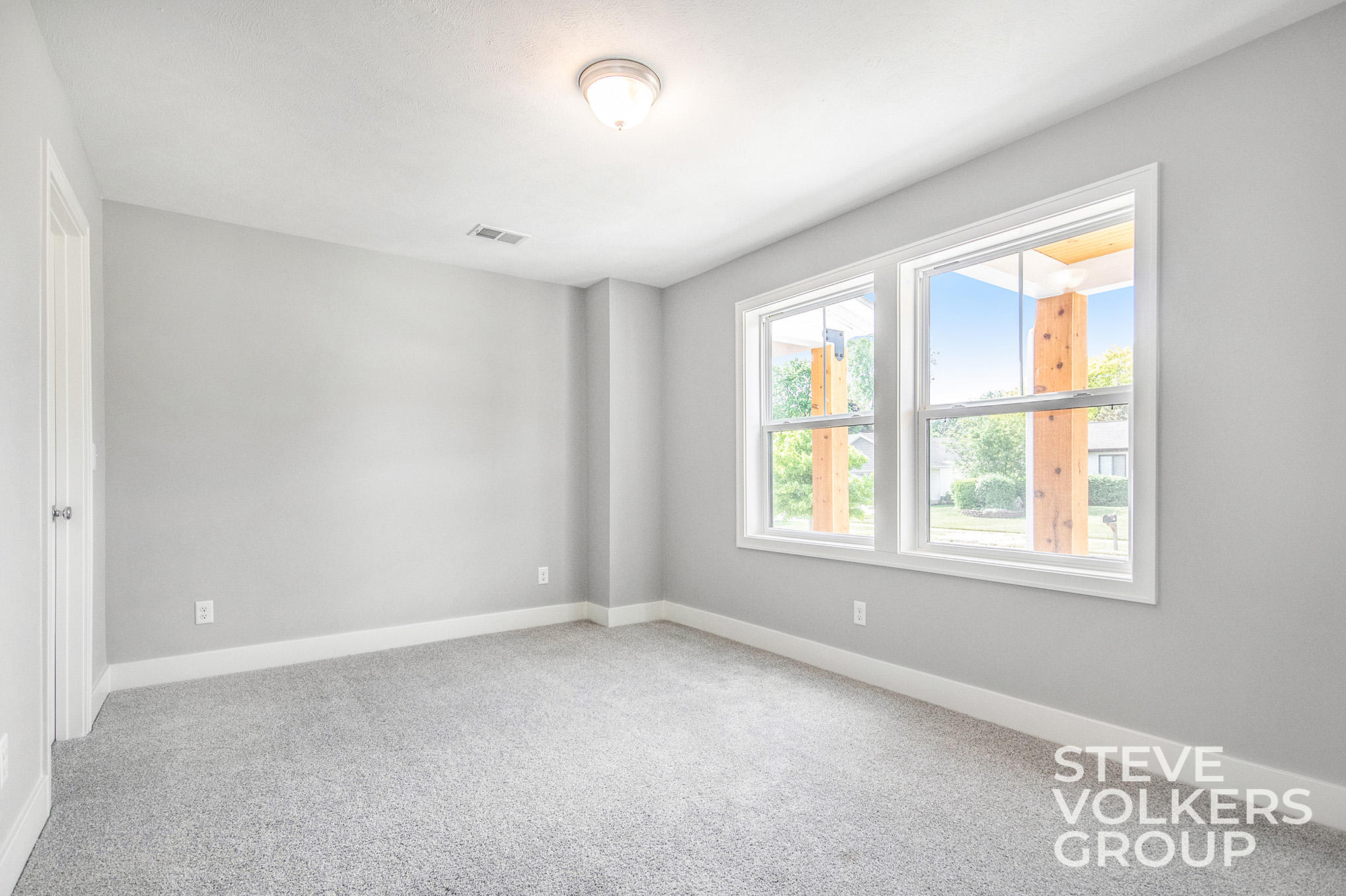 2529 Inverness Road Southeast Grand Rapids, MI 49546 - Photo 4 of 40 2529 Inverness Road SE