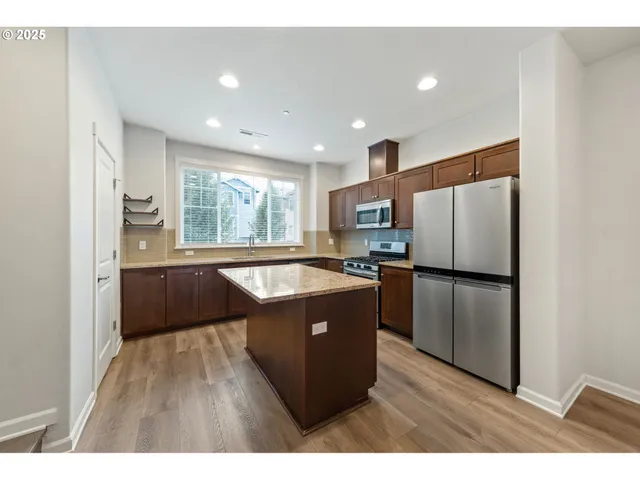 $355,000 | 172 Northeast 79th Avenue, Hillsboro, OR 97006