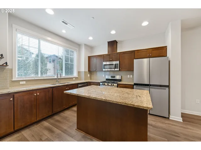 $355,000 | 172 Northeast 79th Avenue, Hillsboro, OR 97006