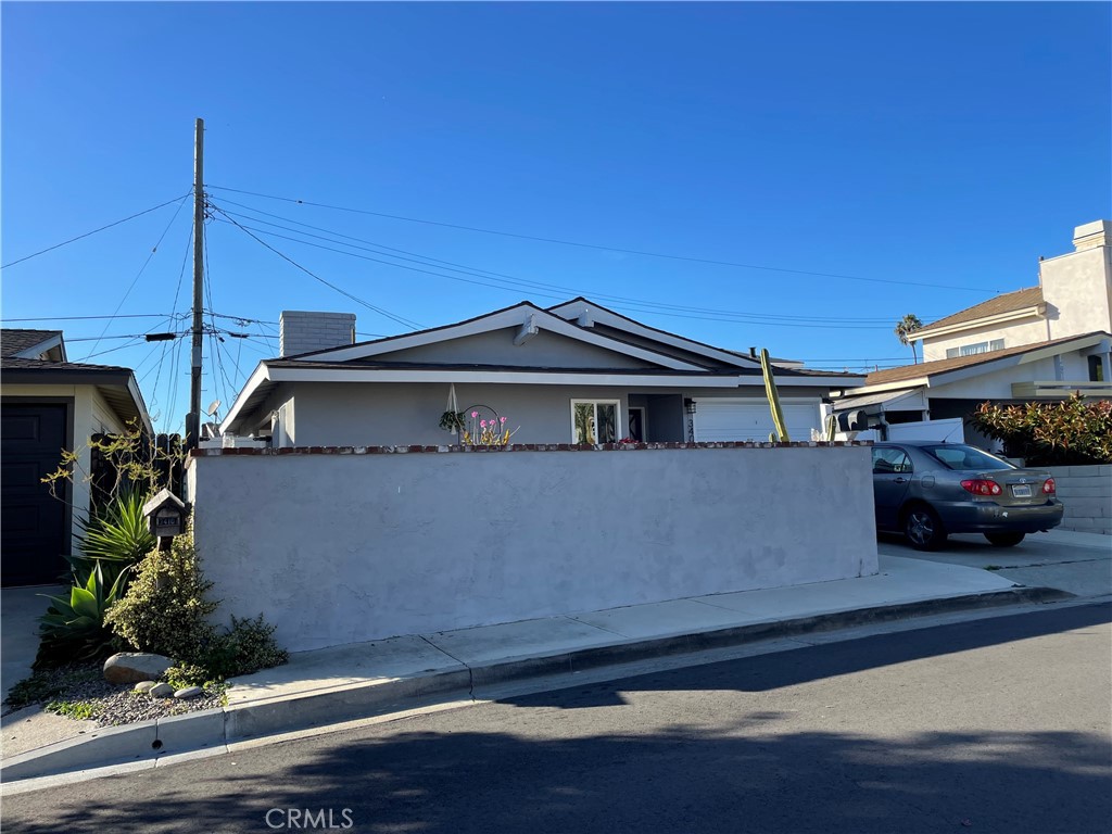 34095 Aurelio Dana Point, CA 92629 - Photo 8 of 32 a front view of a house with a garden