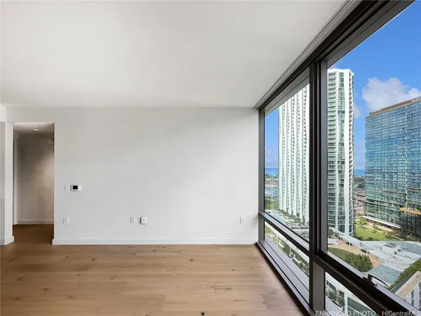 $820,000 | 1001 Queen Street, Unit 2005, Honolulu, HI 96814