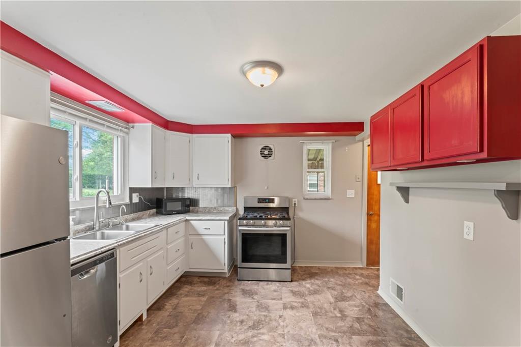 214 Drake Road Bethel Park, PA 15102 - Photo 14 of 32 Gallery Image 14