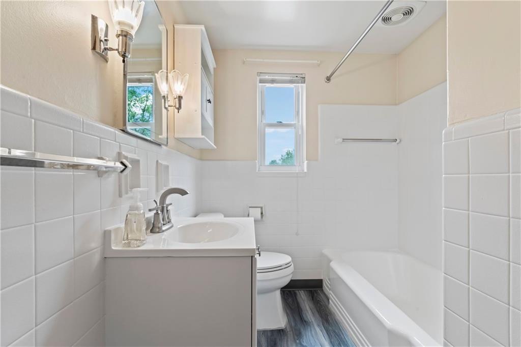214 Drake Road Bethel Park, PA 15102 - Photo 20 of 32 Gallery Image 20