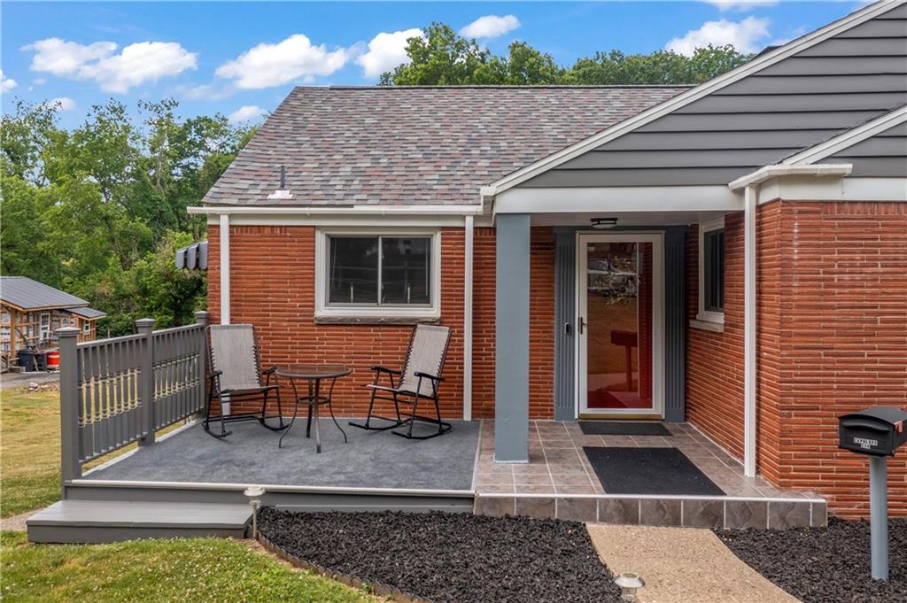 214 Drake Road Bethel Park, PA 15102 - Photo 2 of 32 Gallery Image 2