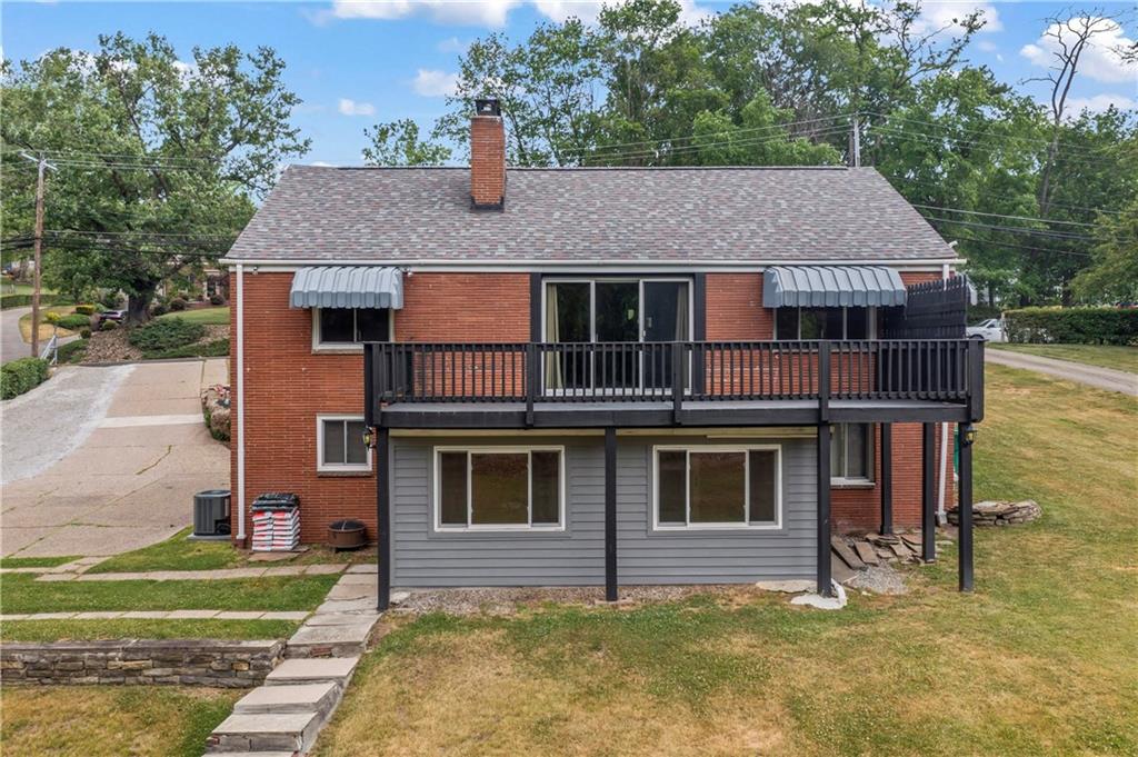 214 Drake Road Bethel Park, PA 15102 - Photo 3 of 32 Gallery Image 3