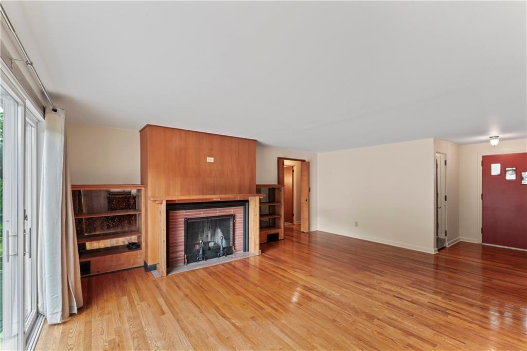 214 Drake Road Bethel Park, PA 15102 - Photo 8 of 32 Gallery Image 8