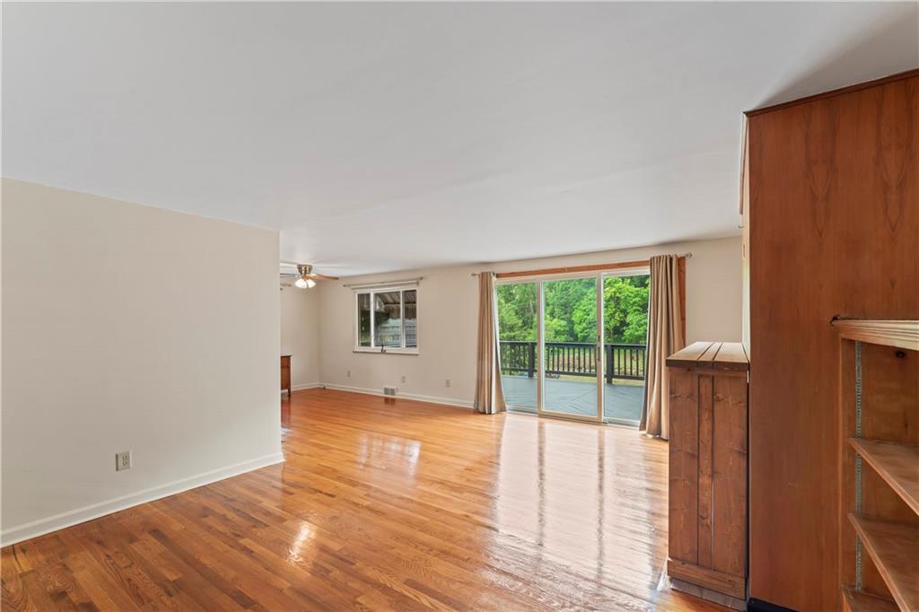 214 Drake Road Bethel Park, PA 15102 - Photo 9 of 32 Gallery Image 9