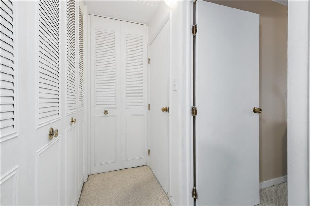 5 Bayard Road, Unit 808 Pittsburgh, PA 15213 - Photo 19 of 33 a view of a bathroom