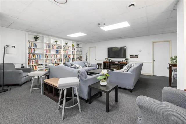 $179,900 | 5 Bayard Road, Unit 808, Pittsburgh, PA 15213