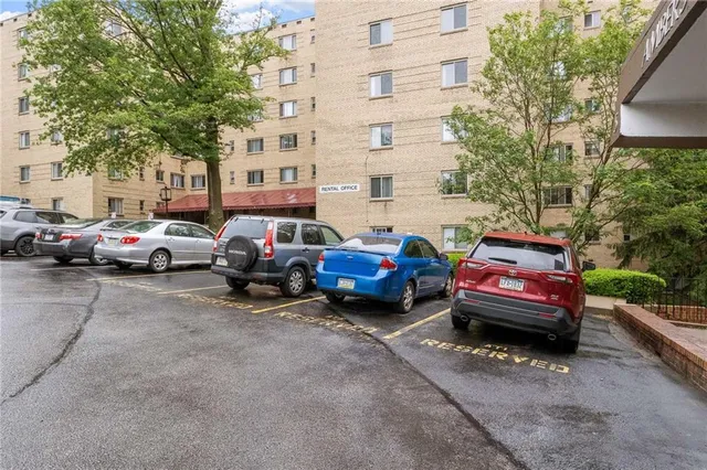 $179,900 | 5 Bayard Road, Unit 808, Pittsburgh, PA 15213