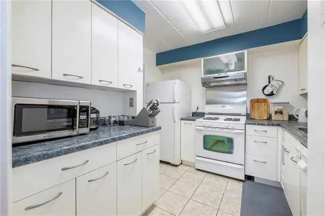 $179,900 | 5 Bayard Road, Unit 808, Pittsburgh, PA 15213