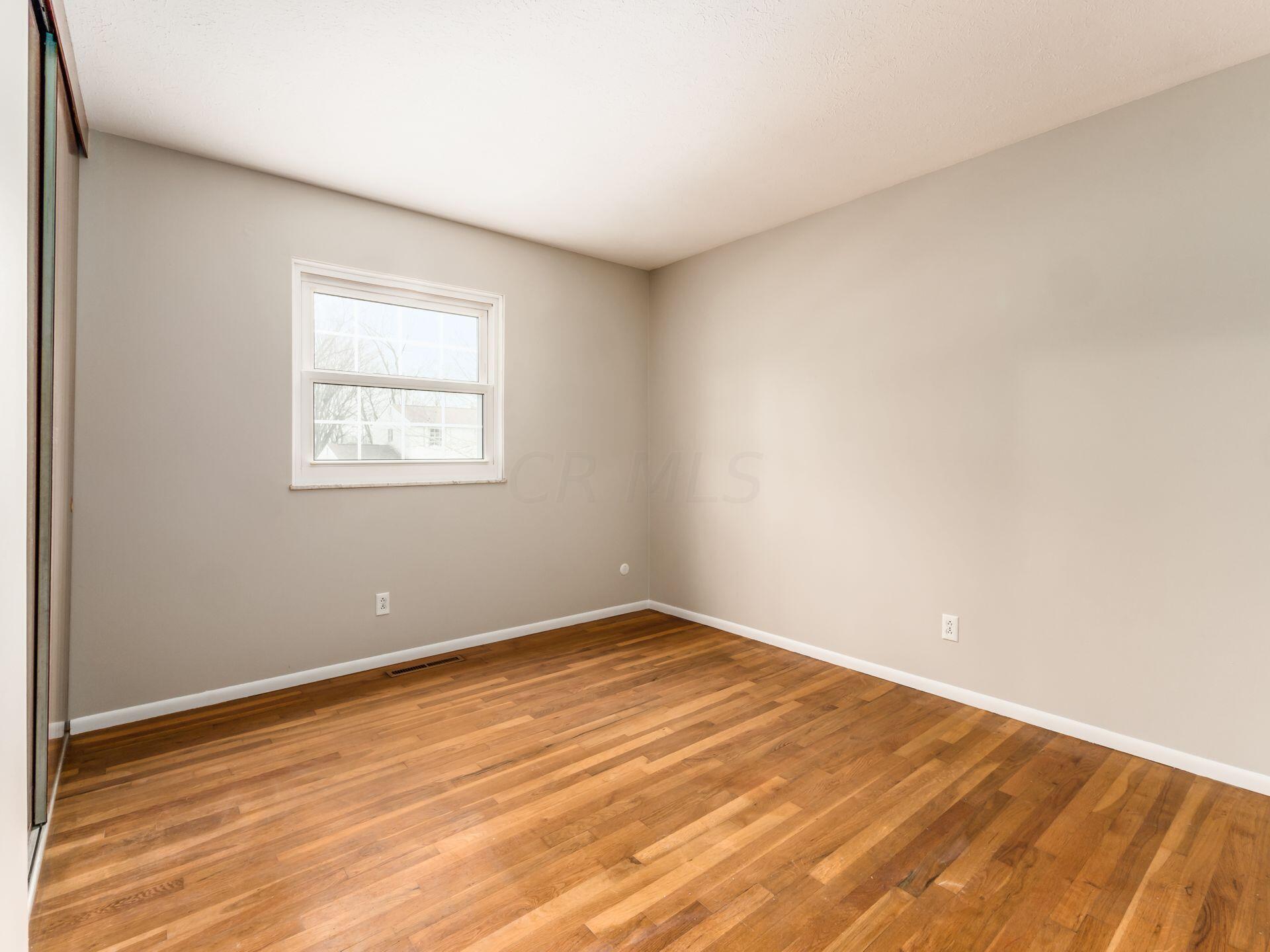 1591 Fall Brook Road Columbus, OH 43223 - Photo 13 of 32 Bedroom