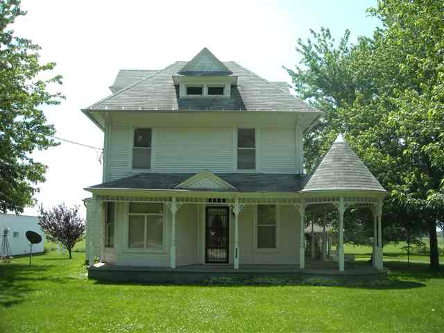 421 South S Ipava, IL 61441 - Photo 1 of 10