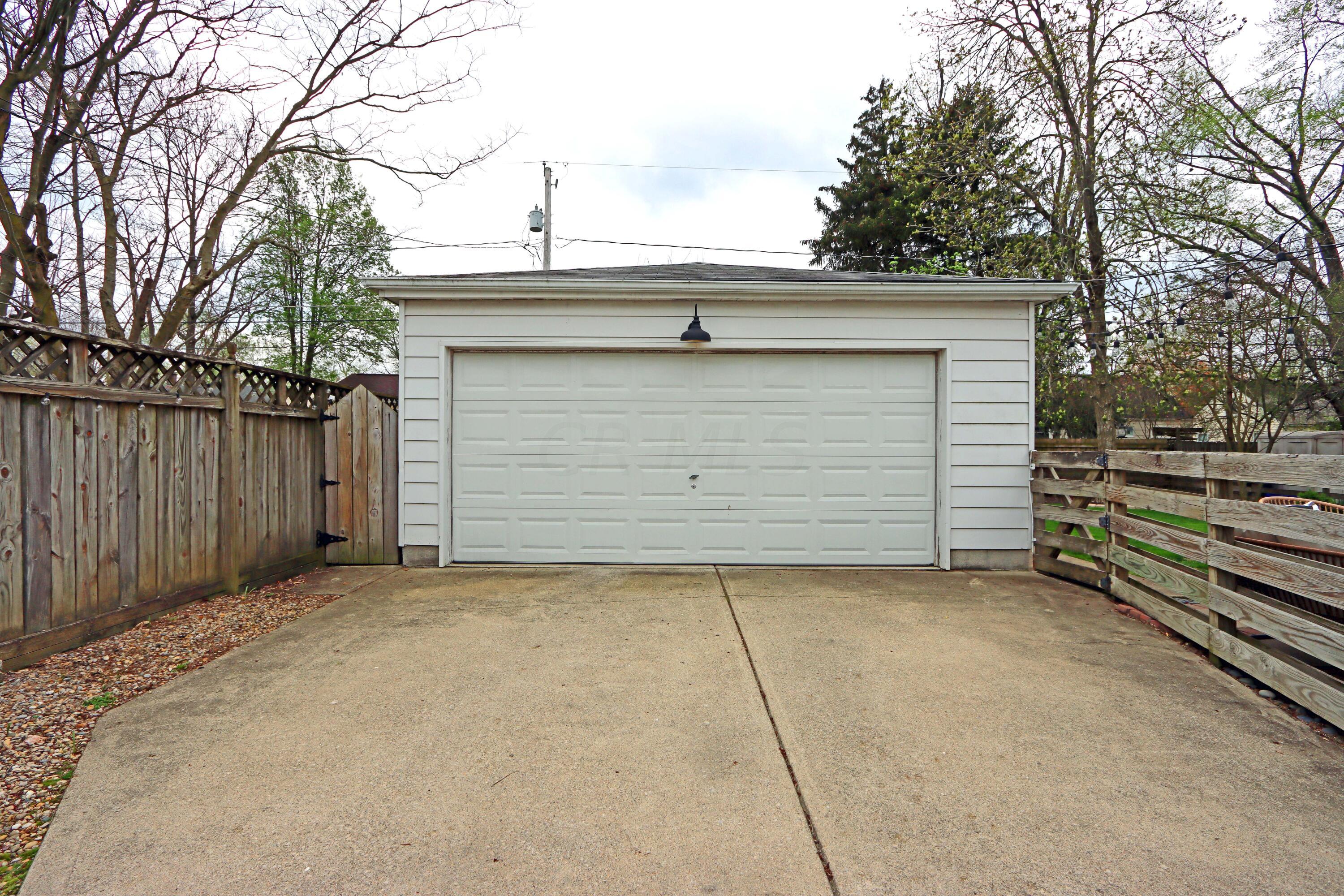 2353 Shrewsbury Road Columbus, OH 43221 - Photo 40 of 44 Garage