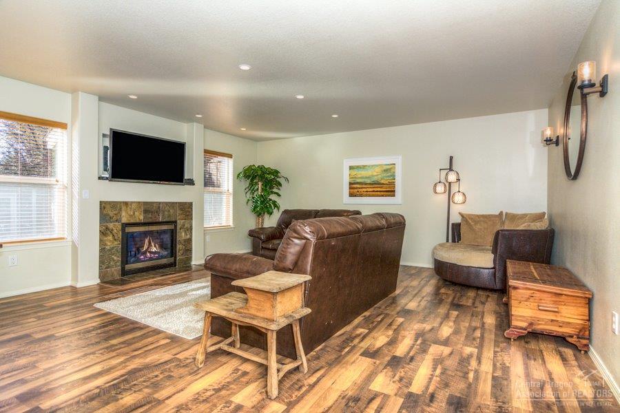 20539 Rolen Avenue Bend, OR 97702 - Photo 5 of 23 Additional Photo