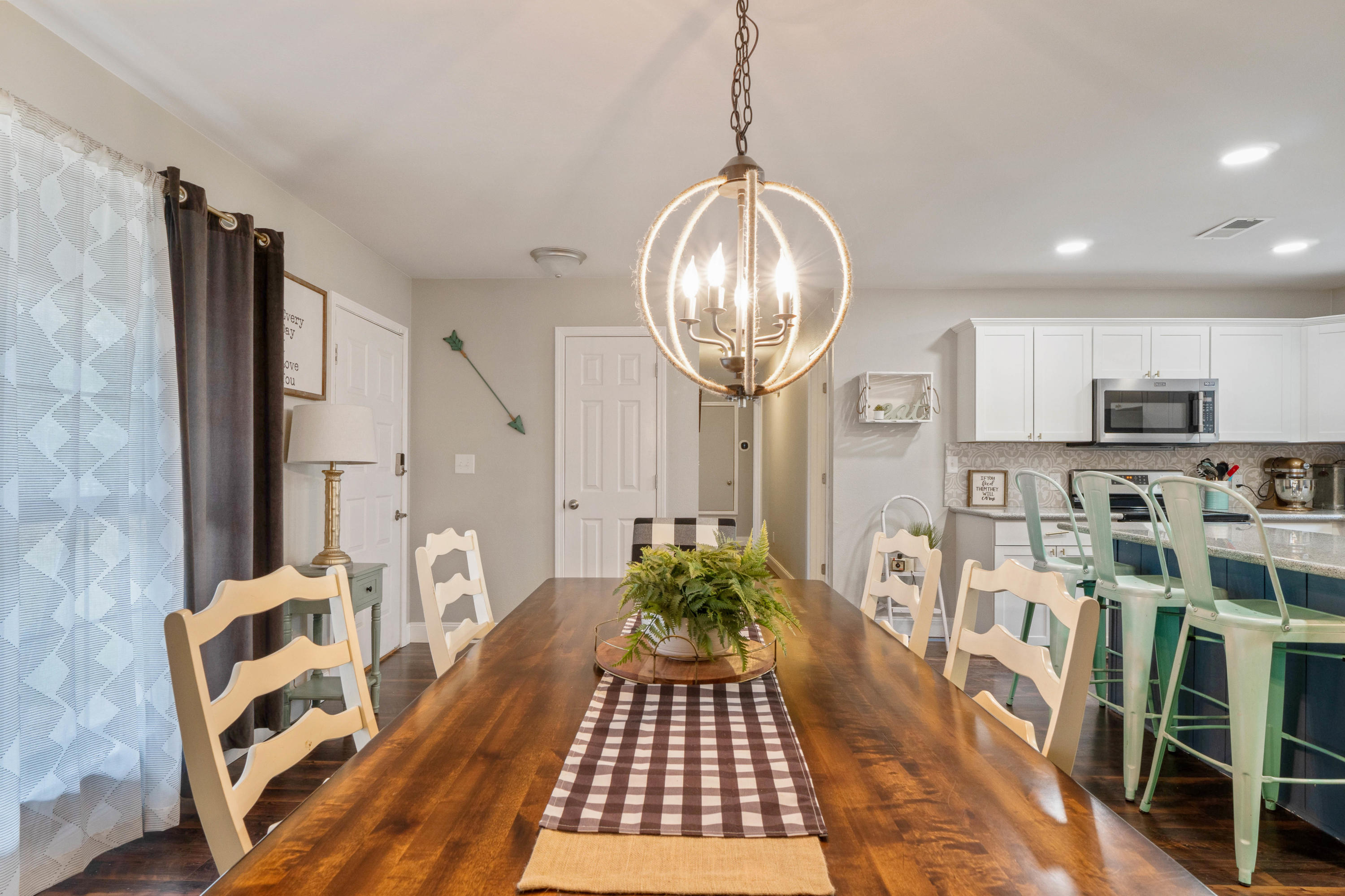 6086 Robin Road Crestview, FL 32539 - Photo 10 of 30 a close view of a kitchen