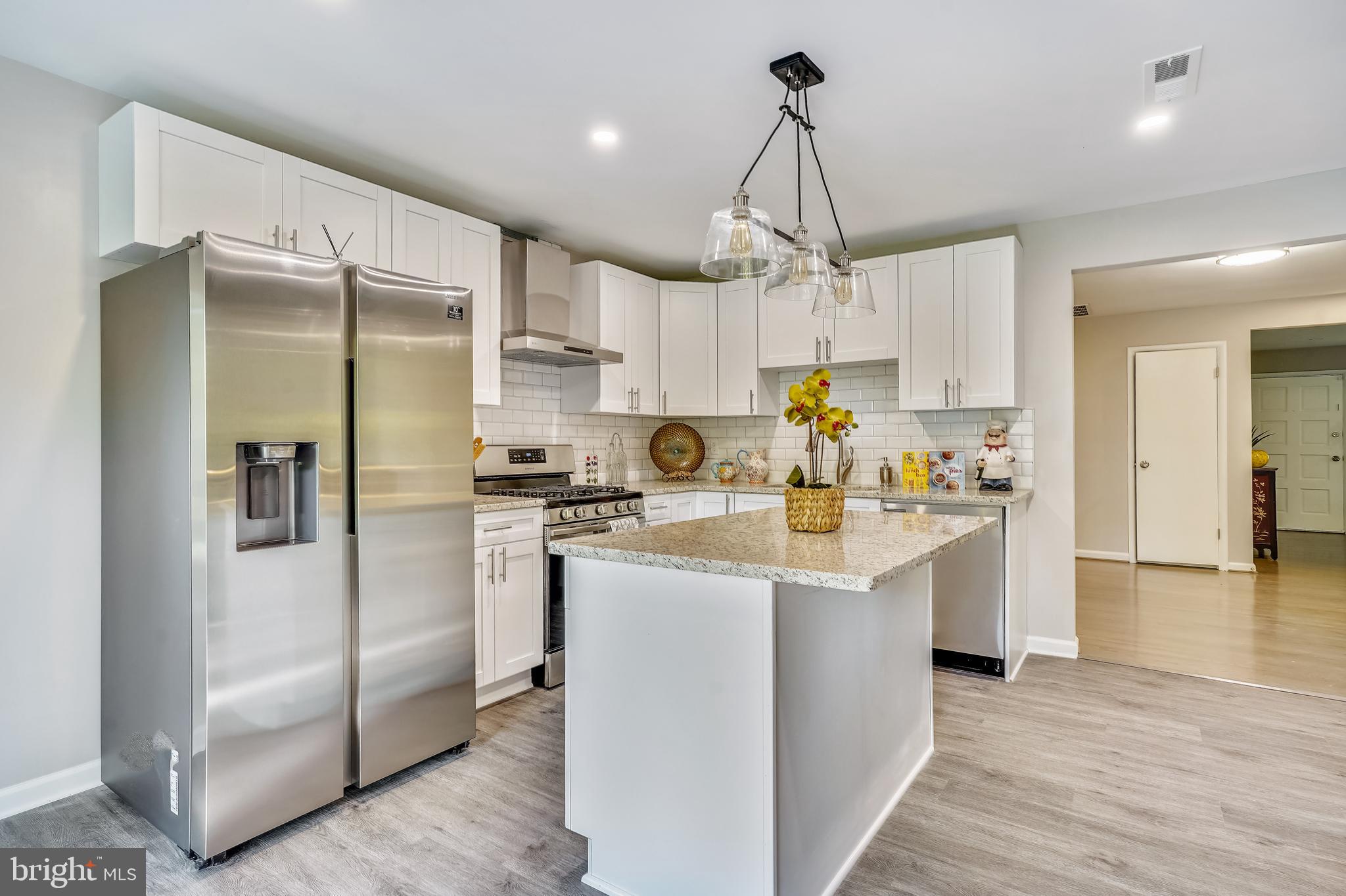 18310 Sharon Road Triangle, VA 22172 - Photo 2 of 27 kitchen