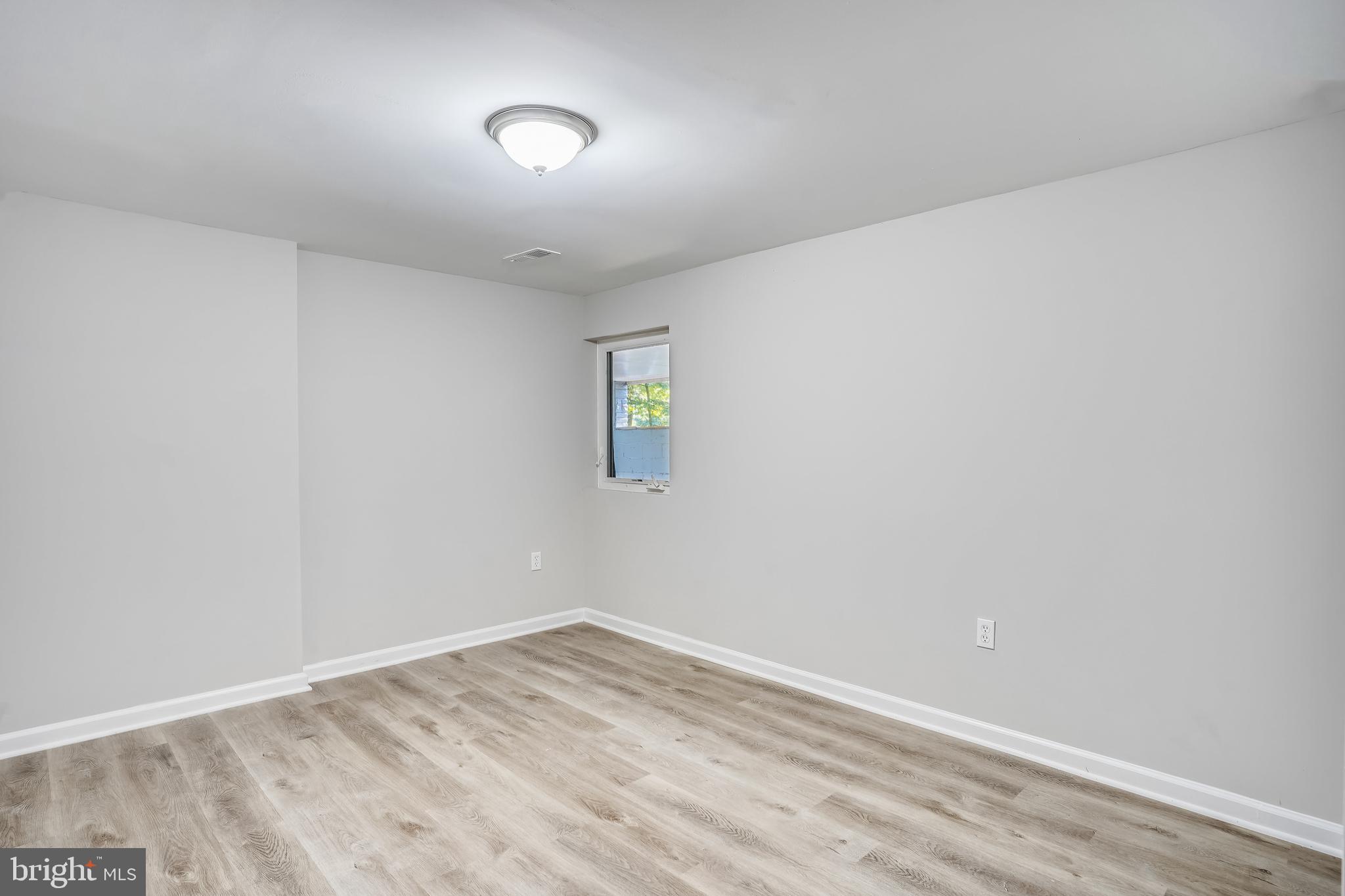 18310 Sharon Road Triangle, VA 22172 - Photo 19 of 27 Lower level bedroom