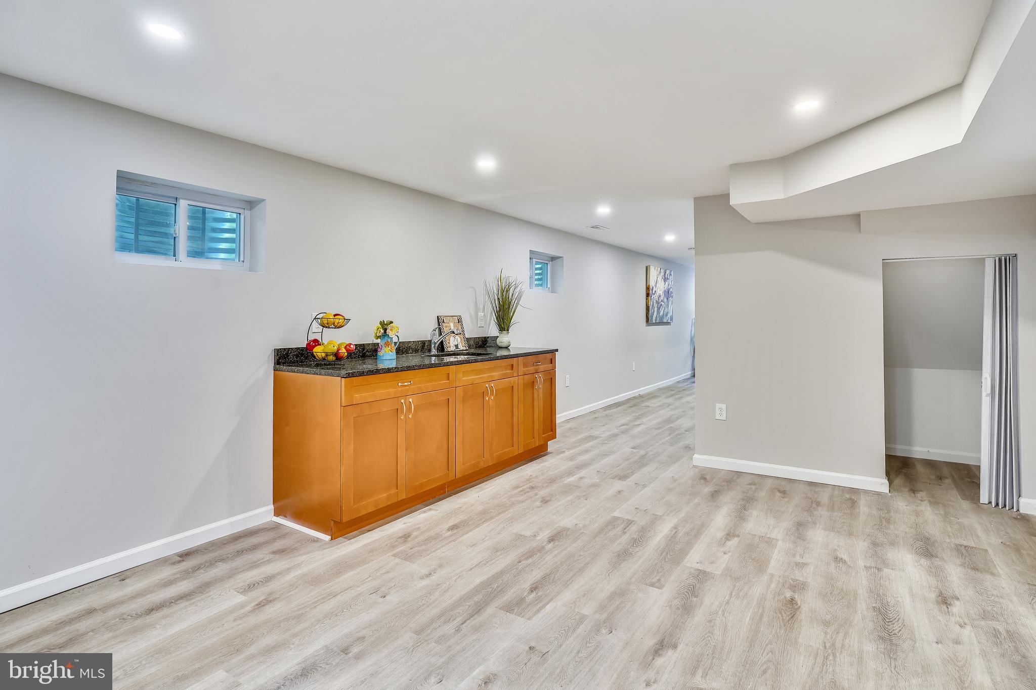 18310 Sharon Road Triangle, VA 22172 - Photo 22 of 27 Lower level wet bar