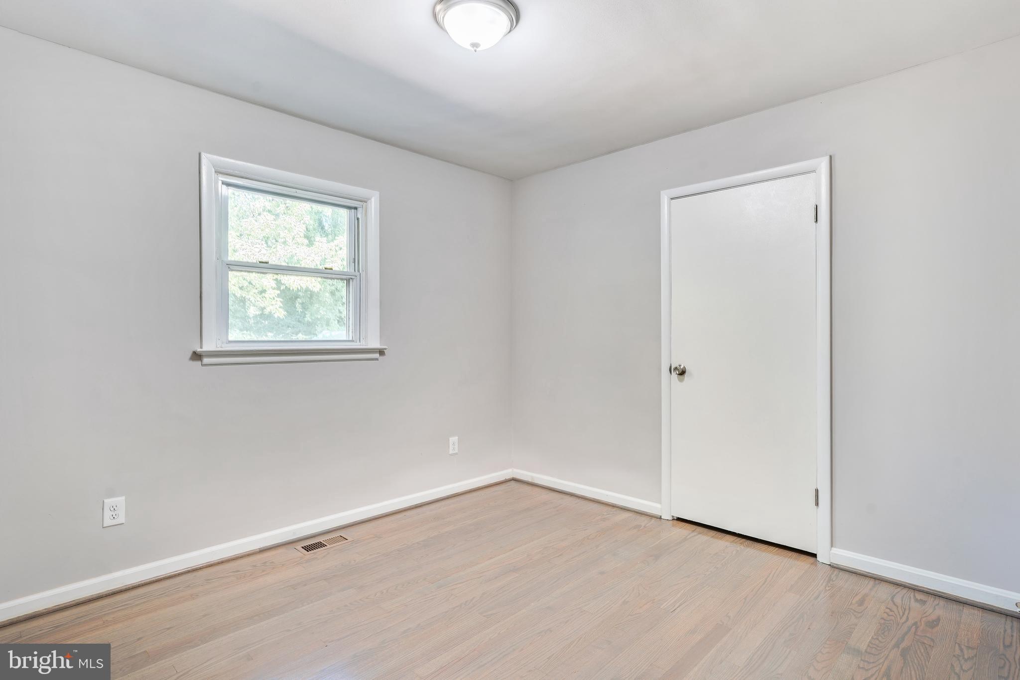 18310 Sharon Road Triangle, VA 22172 - Photo 5 of 27 bedroom