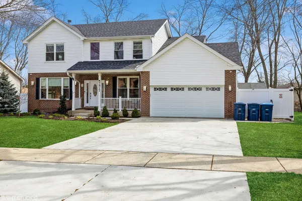 $749,900 | 7517 Main Street, Darien, IL 60561