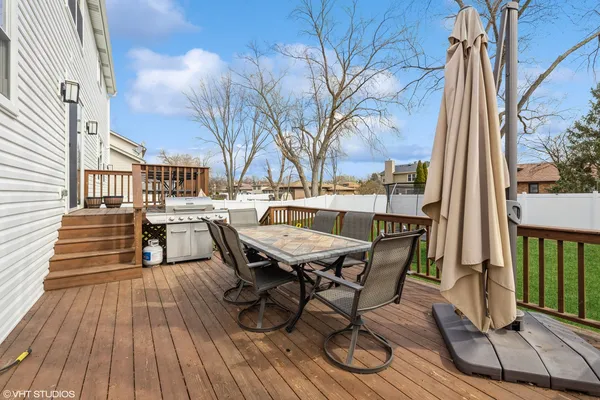 $749,900 | 7517 Main Street, Darien, IL 60561