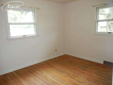 5648 Lytle Road Corunna, MI 48817 - Photo 9 of 15 20360945-8.JPG