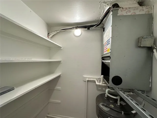 a view of entryway with workspace