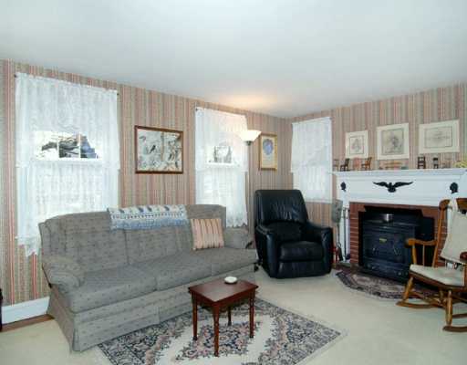 5 Enfield Road Warwick, RI 02886 - Photo 2 of 8 Living Room.