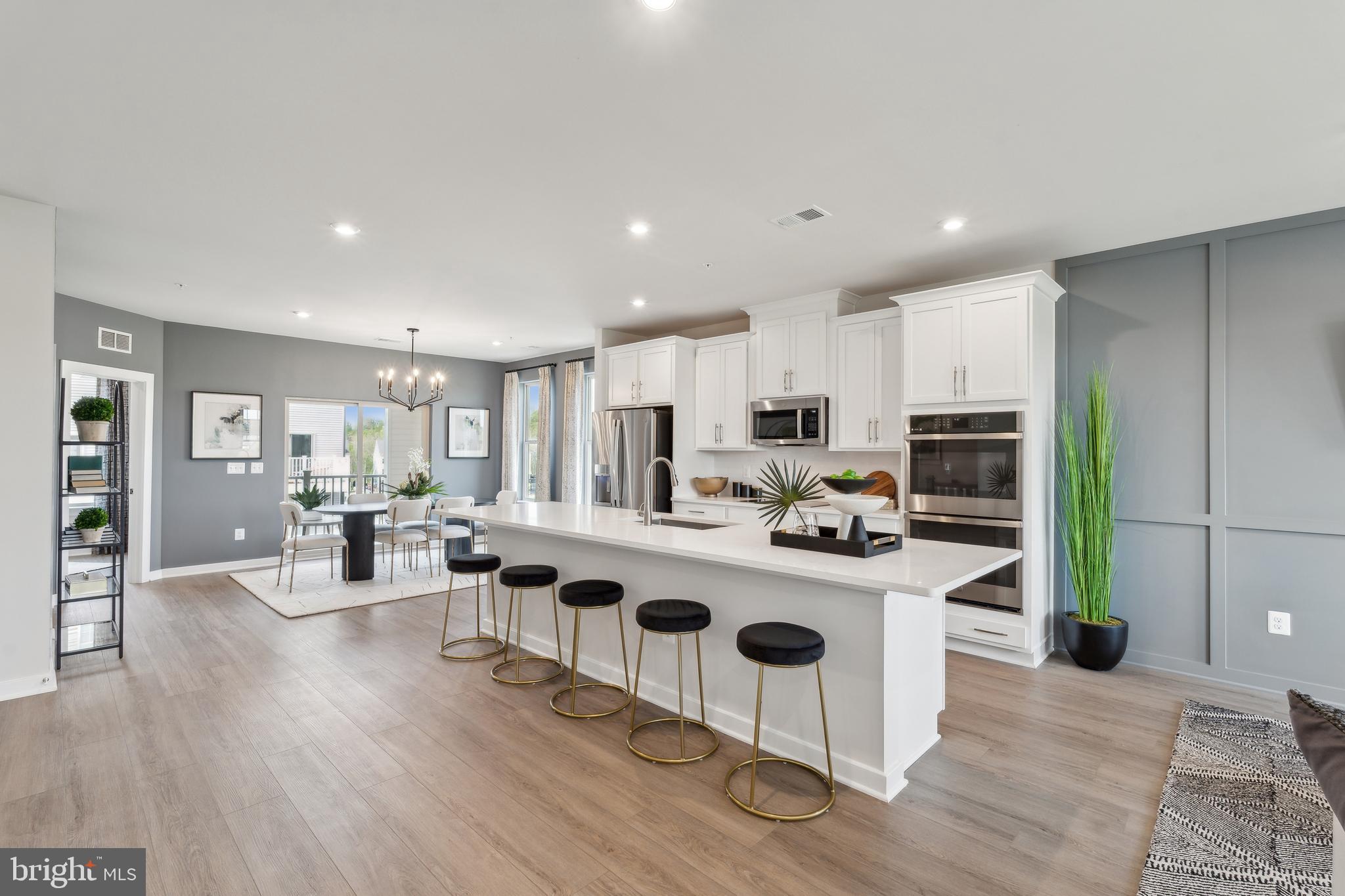 1047 Inferno Terrace Southeast Leesburg, VA 20175 - Photo 2 of 29