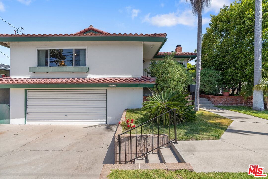 1505 East Mariposa Ave  