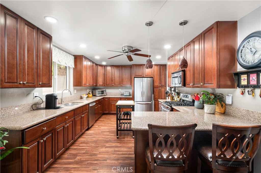 5051 Victoria Avenue Riverside, CA 92506 - Photo 15 of 45 kitchen