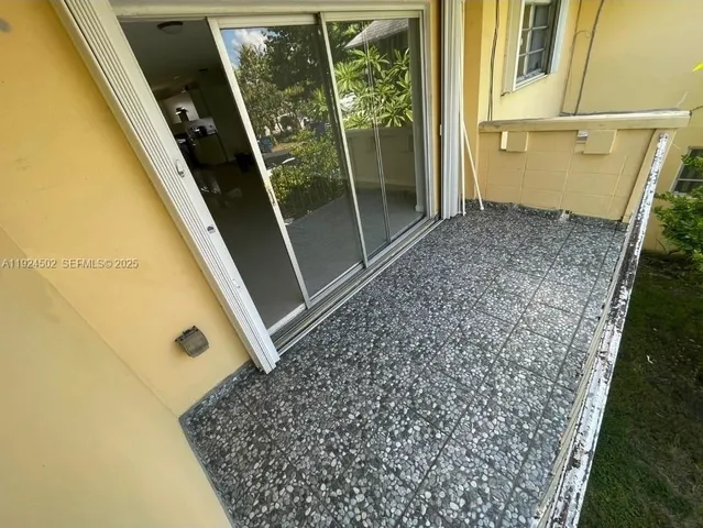 $2,400 | 7368 Southwest 82nd Street, Unit E215, Miami, FL 33143