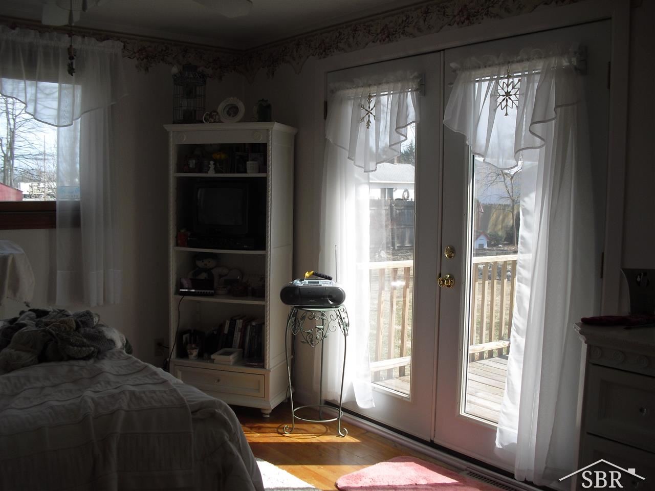 1575 Liberty Road Saginaw, MI 48604 - Photo 8 of 19 31187832-7.JPG