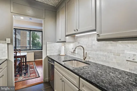 $259,900 | 4740 Connecticut Avenue Northwest, Unit 404, Washington, DC 20008