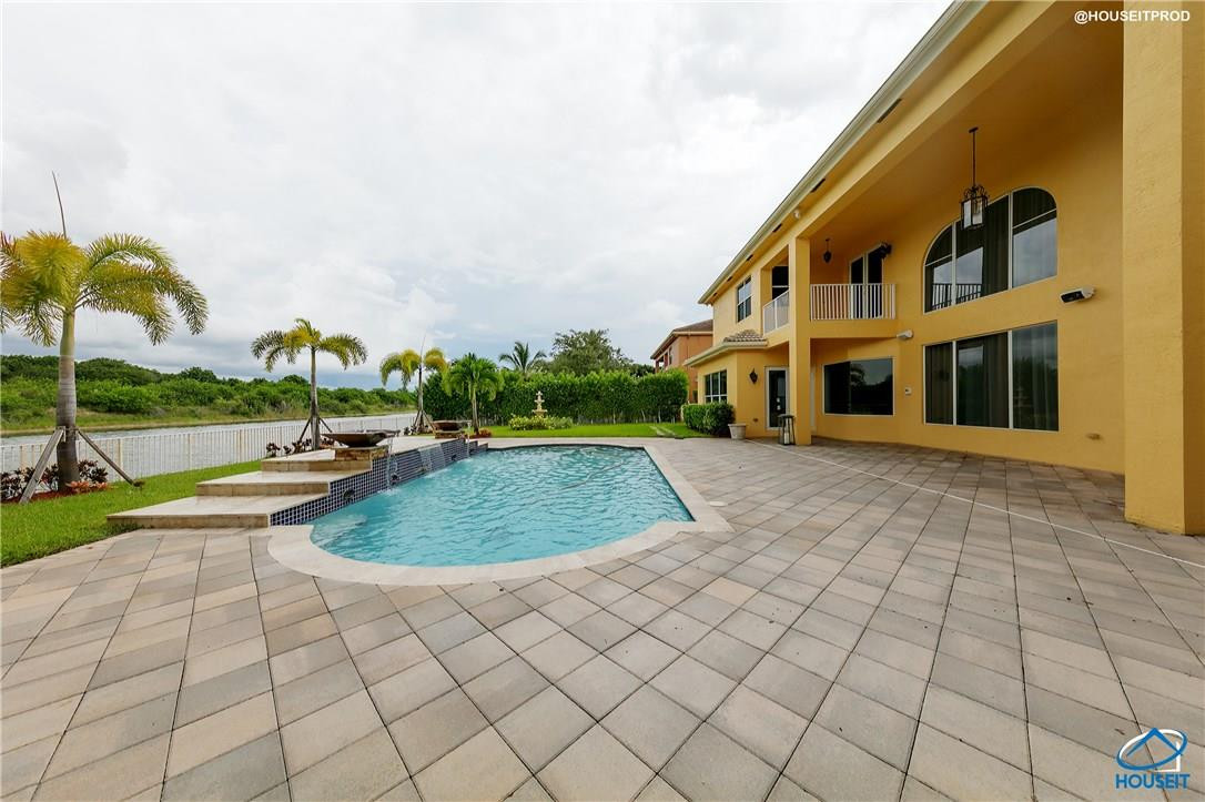 4524 Southwest 195th Way Miramar, FL 33029 - Photo 12 of 36