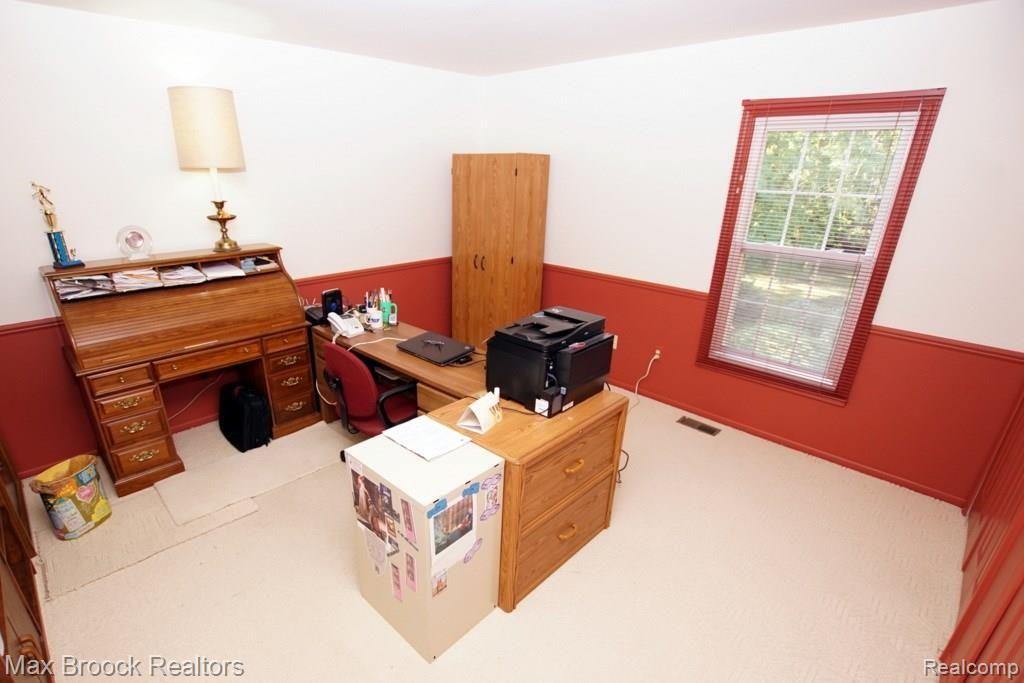 36296 Fredericksburg Road Farmington Hills, MI 48331 - Photo 16 of 30